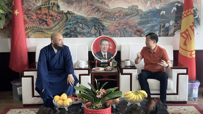東華禪寺萬(wàn)行法師到訪(fǎng)岳氏集團(tuán)，禪文化與素食產(chǎn)業(yè)碰撞新“火花”